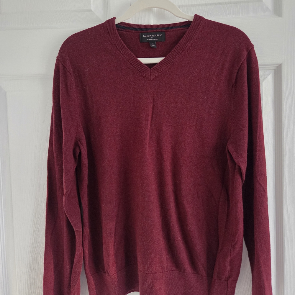 Banana Republic Men's Burgundy V-Neck Sweater Luxe Yarn